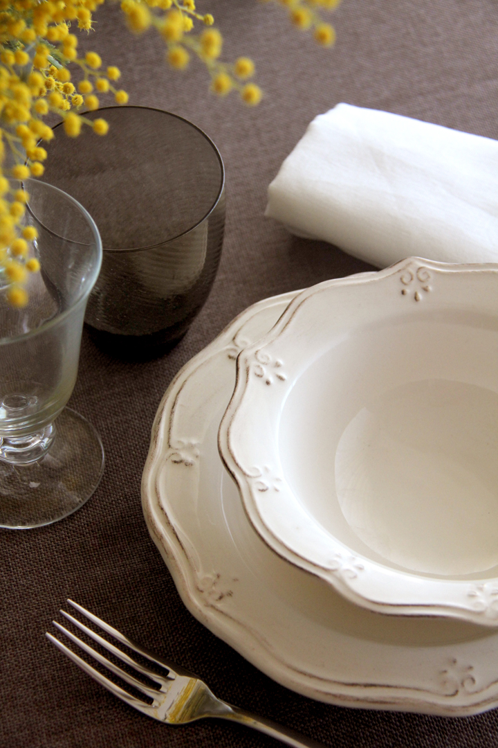 alquiler manteles marrón topo, el mantel perfecto tanto para exterior como para interior: jardín, terraza,  aire libre, primavera, verano, piscina, campo, otoño, invierno, salón, finca, lugares singulares, espacio, navidad
