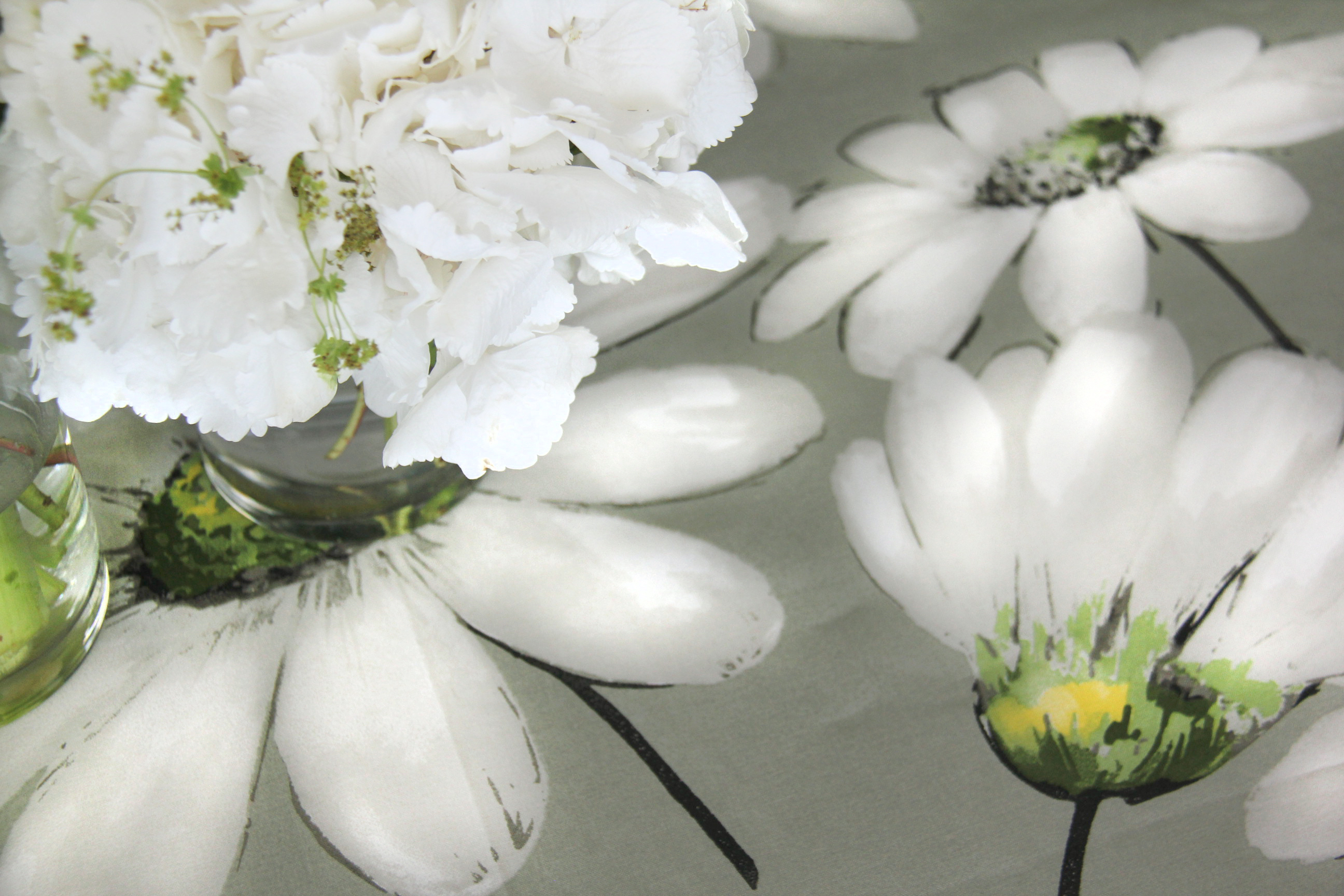 Alquiler de mantelería de margaritas, tonos neutros, clásico, romántico, muy especial