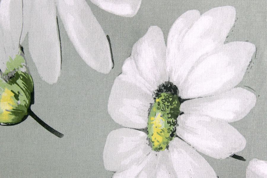 Mantel estampado flores, margaritas, en blanco y natural con toques de pistacho ideal para combinar con otras mantelerias lisas